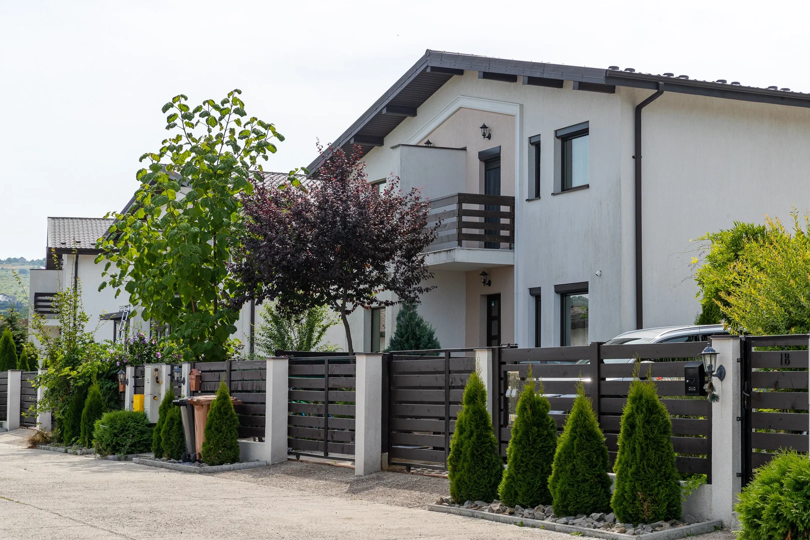 La Brazi Residence — fațadă duplex